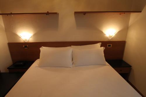 Street Hotel Comacchio Ngoại thất bức ảnh