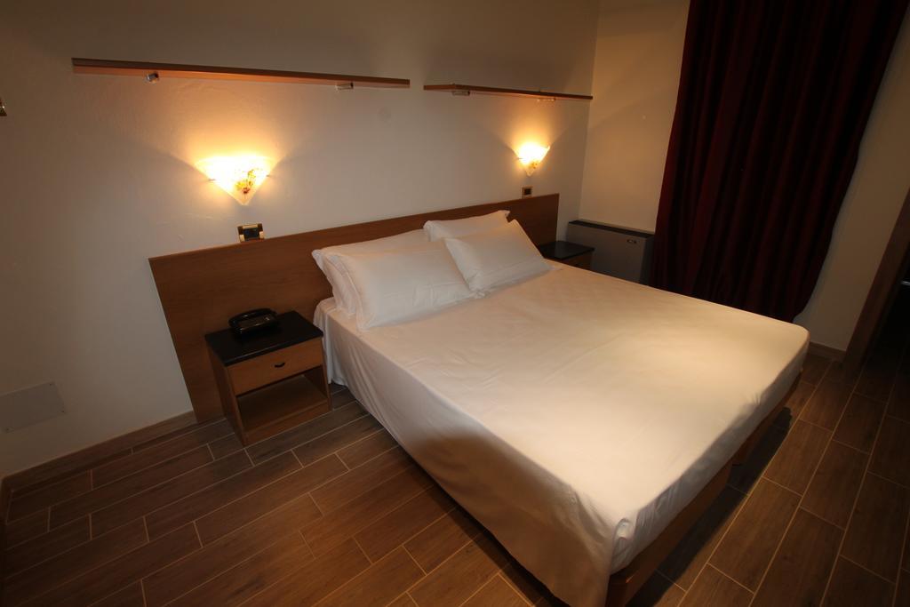 Street Hotel Comacchio Ngoại thất bức ảnh