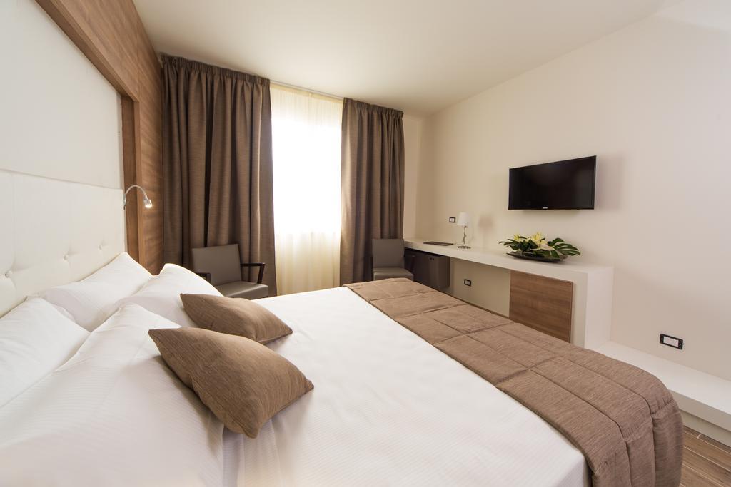 Street Hotel Comacchio Phòng bức ảnh