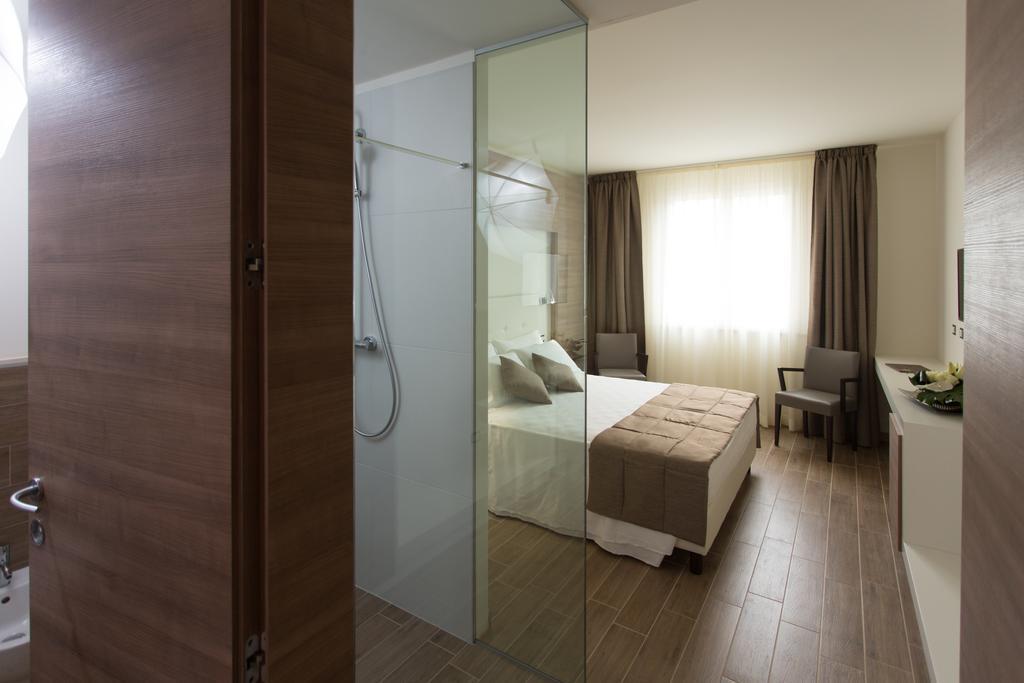 Street Hotel Comacchio Phòng bức ảnh