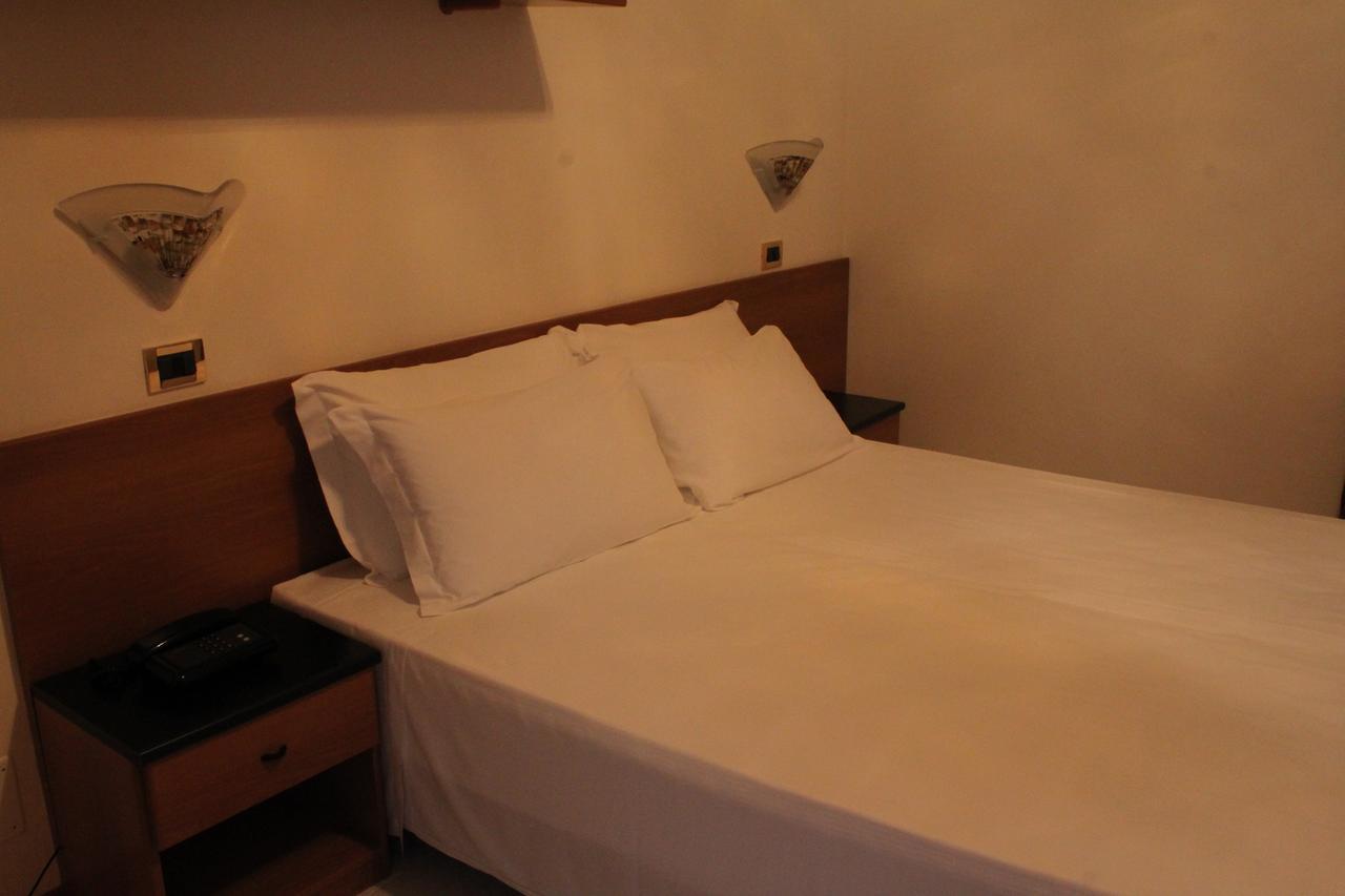 Street Hotel Comacchio Phòng bức ảnh